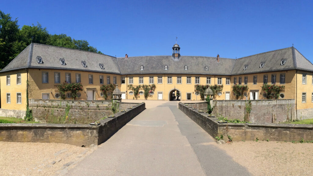 Wide view of the courtyard at Schloss Dyck