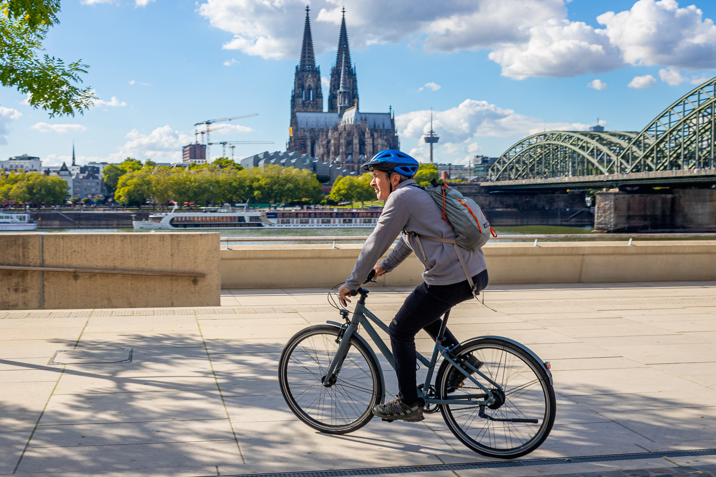 Cologne guided bicycle tour
