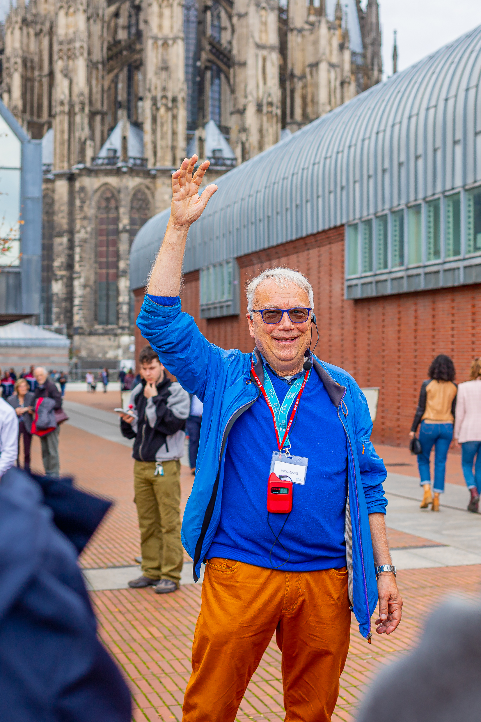 Art of Touring Founder Nadia Dadgostar in front of the Cologne skyline